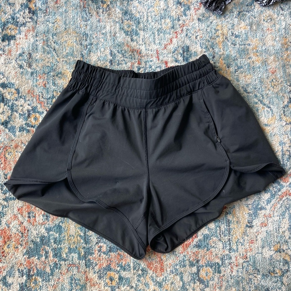 Lululemon linerless running shorts (Sz 4)